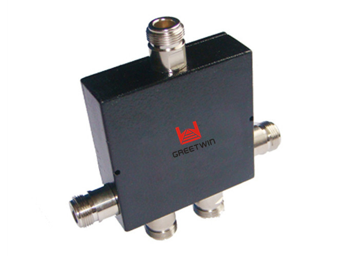 三频中继器移动 GSM DCS 中继器 WCDMA 与 4 路分配器