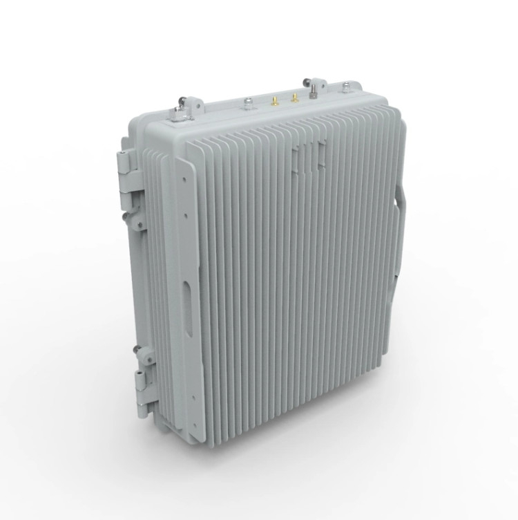 WCDMA AC240V 手机信号中继器 2600MHz 33dBm 2W 三频